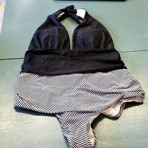 ZIOLA BLACK AND WHITE BATHING SUIT. NWT. XL By Ziola.
